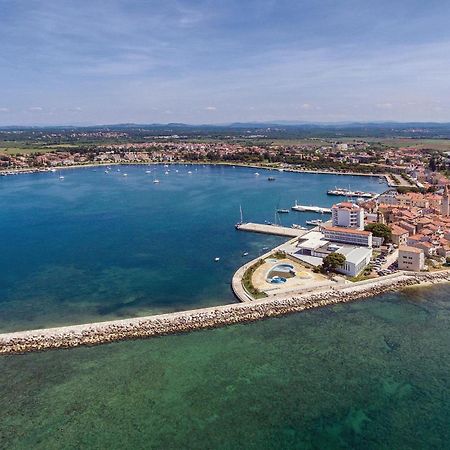 Gorgeous Apartment In Umag With Wifi Buitenkant foto